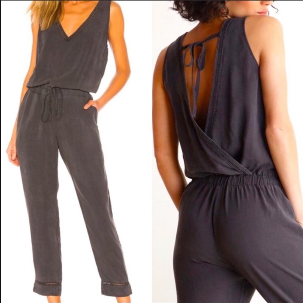 Bella Dahl sleeveless v neck gray jumpsuit in size XS